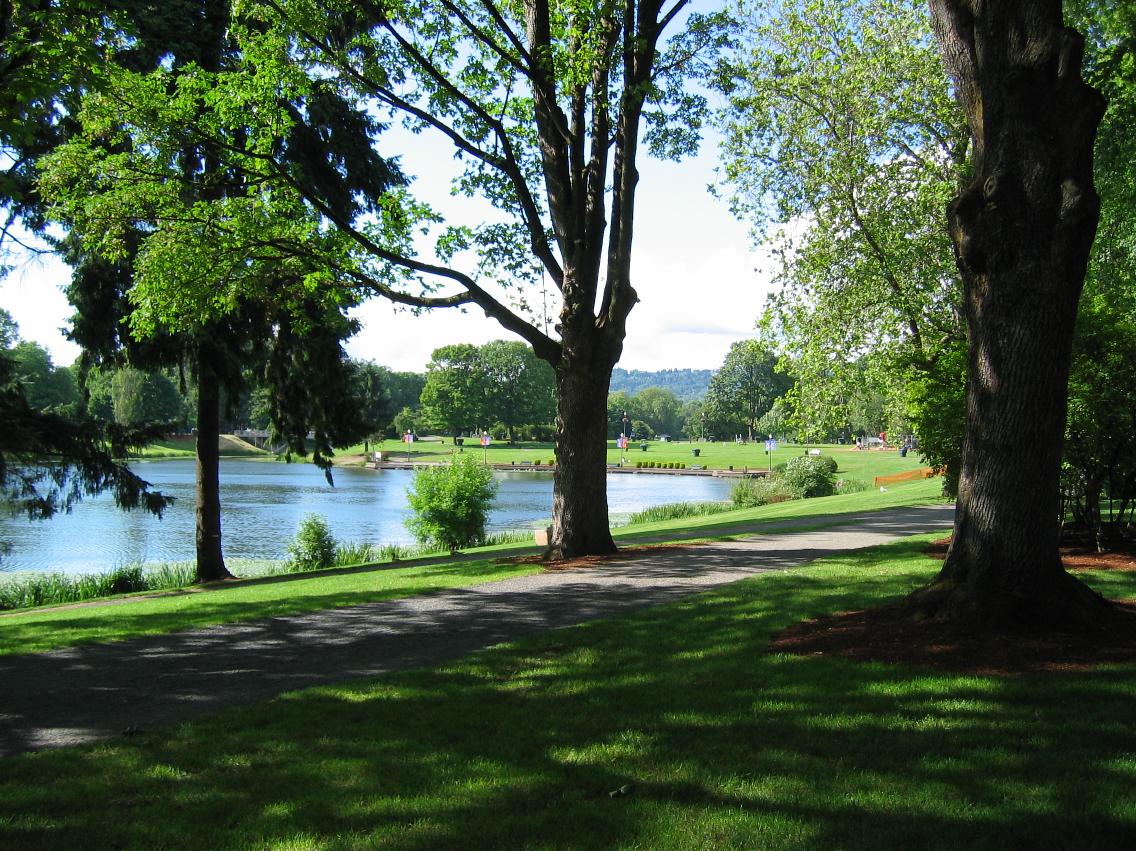 Lake Sacajawea park.
