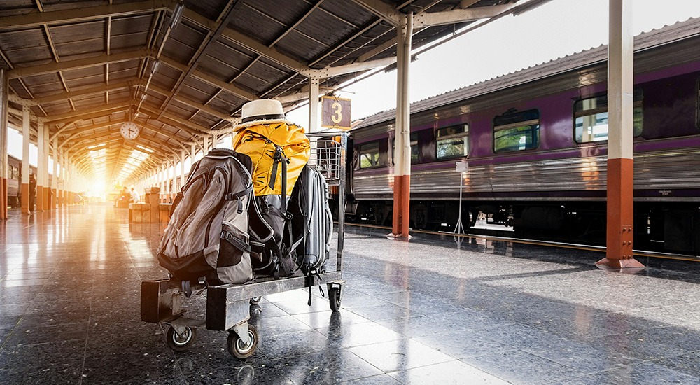 Learn what to pack before moving to the United States as an international student, from essential documents to practical travel tips